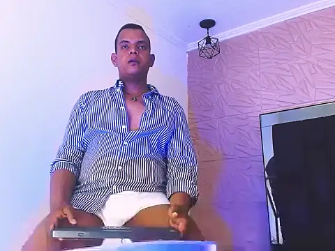 Papi_95 webcam show