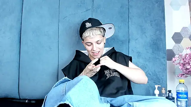 Megan_Thompson_'s Live XXX Chat