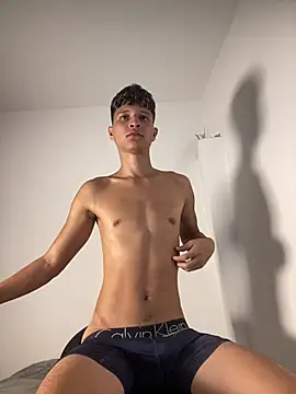 Twinkcock22 Live XXX-chat