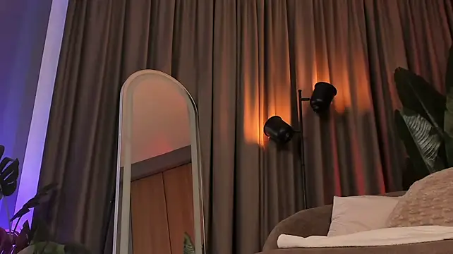 LisaAventin Live XXX chat