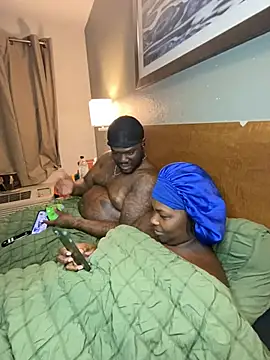 Chat XXX en directo de Tattedupdek