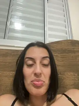 צ'אט XXX בשידור חי של Catmila94