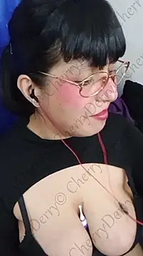 XXX chat uživo modela CherryDerry