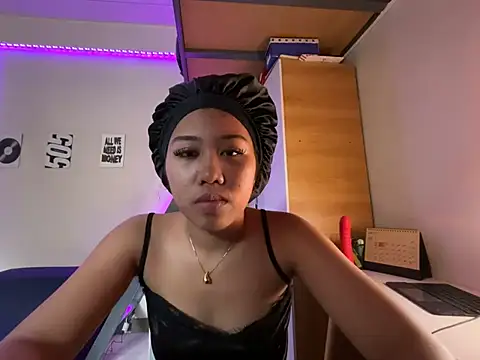 PinayLina18 Chat XXX live