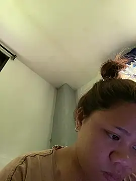 Chat XXX en directo de -CLARAMommy-