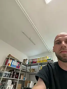 Chat +18 de Oliver_outside ao vivo