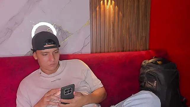 Chat XXX en directo de Super_extreme_Threesome