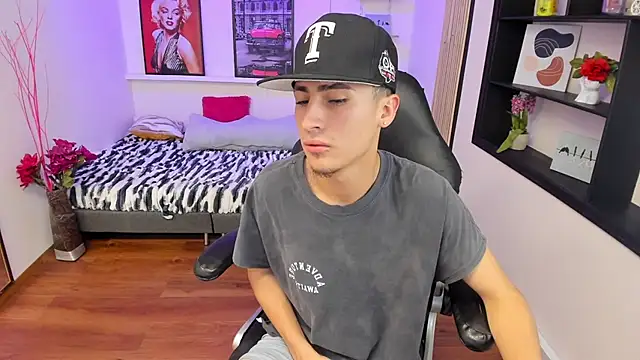 Benji23_ Webcamshow
