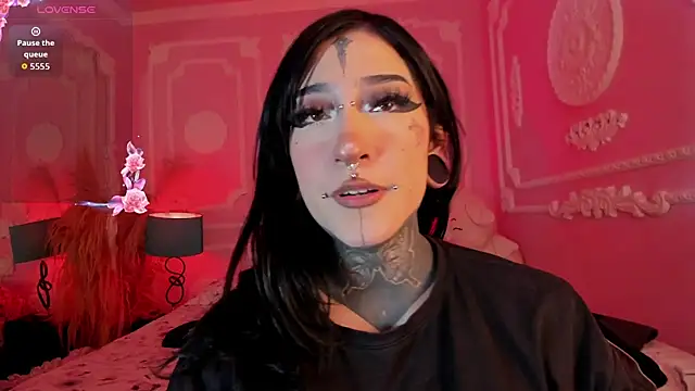 Kat_VonDe's Live XXX Chat