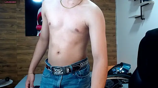 צ'אט XXX בשידור חי של ivan_cooper