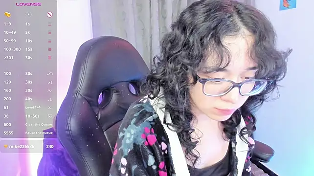 Chat XXX ao vivo de indra_cam