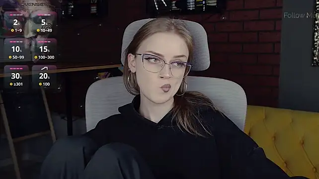 Chat XXX en directo de KiraMontoya