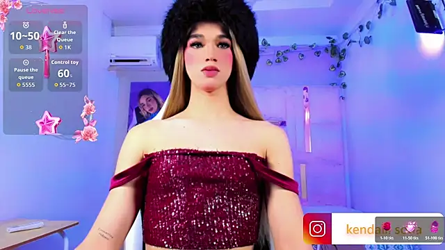 Pokazy przed kamerką – Sophiaa_doll_