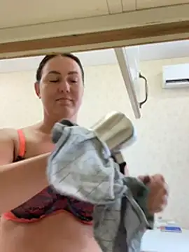 VelvetLuck Adlı Modelin Canlı XXX Sohbeti