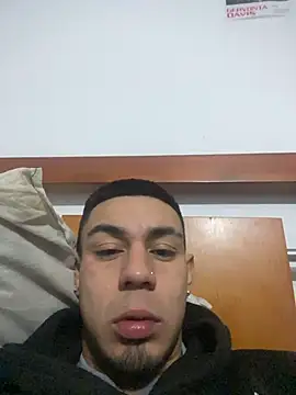 Taylor_DiamondBoy élő XXX-chatje