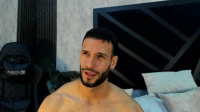 Chat +18 de Jacob_Benelli ao vivo