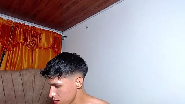 rowanbig – Naživo XXX chat