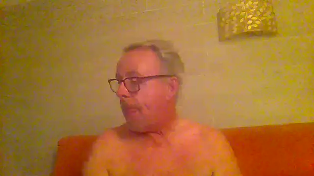 tuggy59 লাইভ XXX চ্যাট