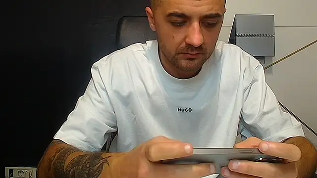 JamesMyerss Adlı Modelin Canlı XXX Sohbeti
