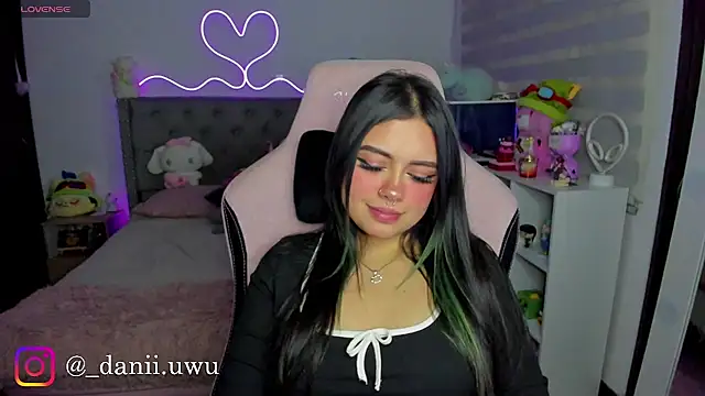 CuteDani_ Chat XXX in diretta