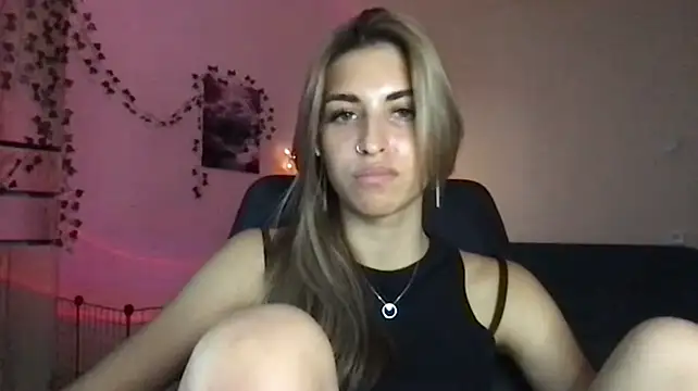 Rossy_Vega's Live XXX Chat