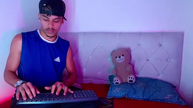 Angel_foxc13 Adlı Modelin Canlı XXX Sohbeti
