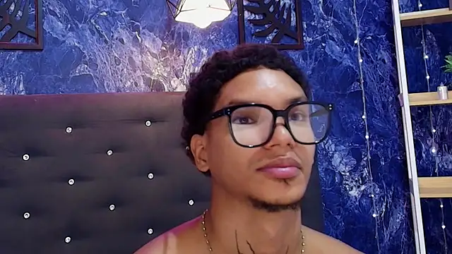 Chat +18 de kai_storm77 ao vivo