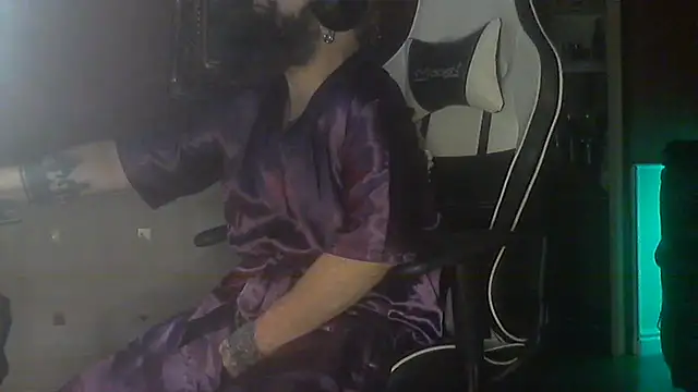 maseurbeardedpign Live XXX chat