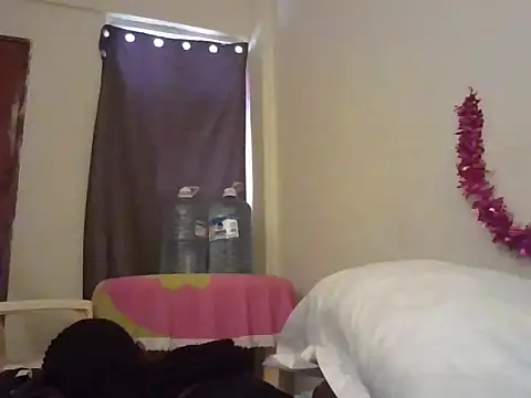 Newbird69 现场XXX聊天