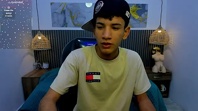 Онлайн чат XXX JDWhite18