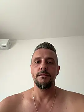 InsaneMattt live XXX chat