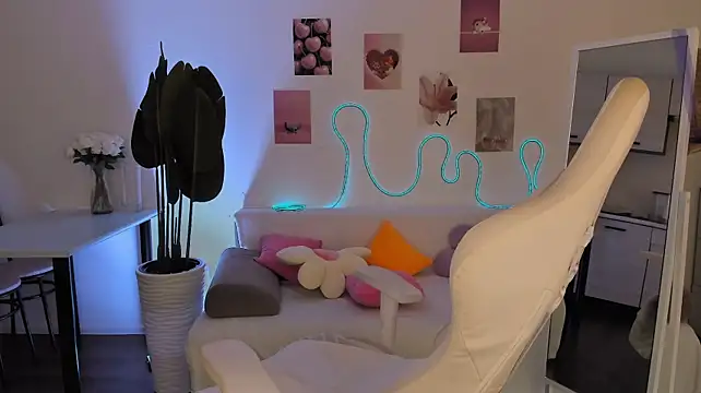 LittlePeach007's Live XXX Chat