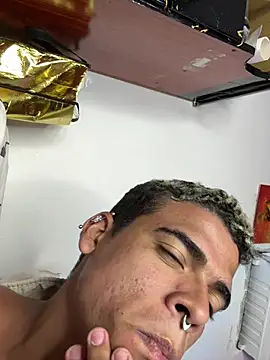 PrincesLeo's Live XXX Chat