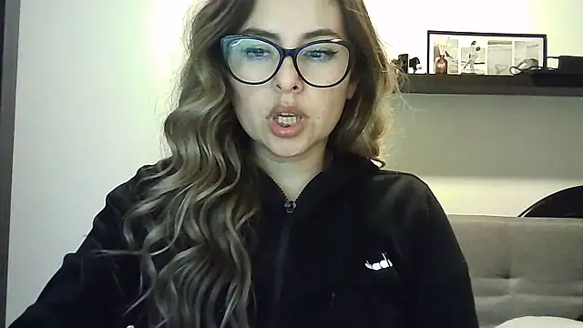 Chat XXX en directo de Valery__Rouse_