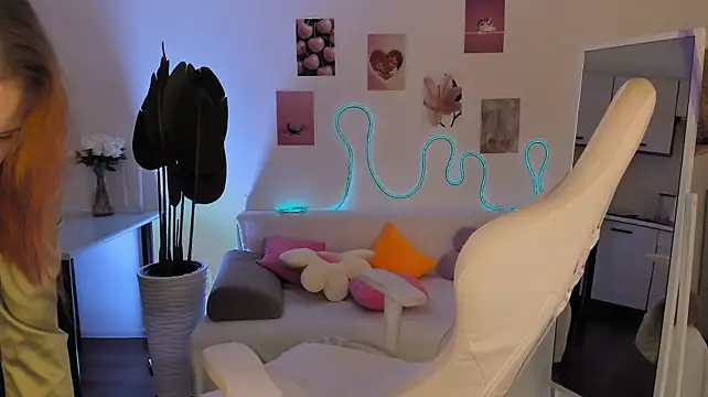 LittlePeach007 Live XXX Chat