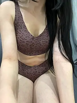 Asiaa2 Adlı Modelin Canlı XXX Sohbeti