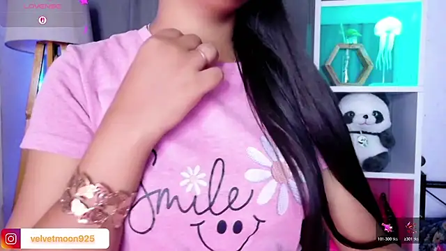 sima_babe Adlı Modelin Canlı XXX Sohbeti