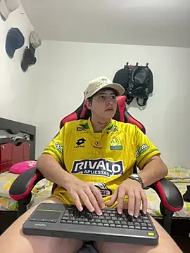 Fozil_Dvice's Live XXX Chat
