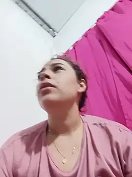 Mommy-Hot's Live XXX Chat