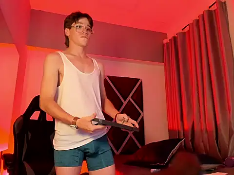 Онлайн чат XXX Axel_Royce