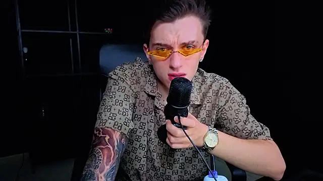 FelixStarkk: онлайн-секс-чат