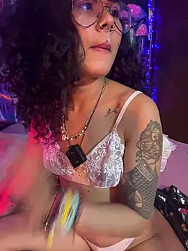 Chat +18 de NoirAmina ao vivo