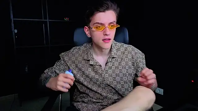 Živý XXX chat FelixStarkk