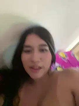 צ'אט XXX בשידור חי של Emi_blair