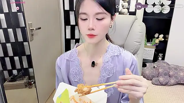 Yueyue-MM 网络视讯表演