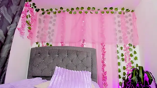 Chat +18 de Zara47sweet ao vivo