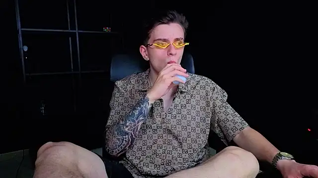 Онлайн чат XXX FelixStarkk