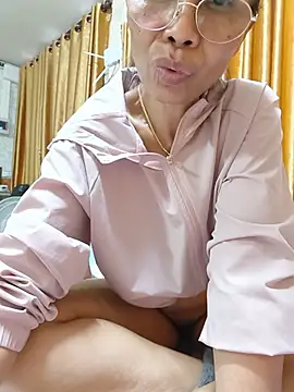 Chat +18 de Mama_Eva_1 ao vivo
