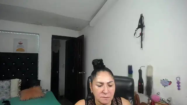 دردشة mature_bigboobs10 الجنسية المباشرة