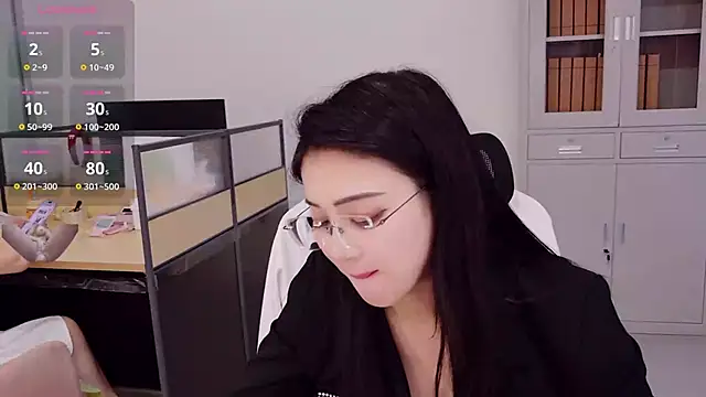 yangyang-777 网络视讯表演
